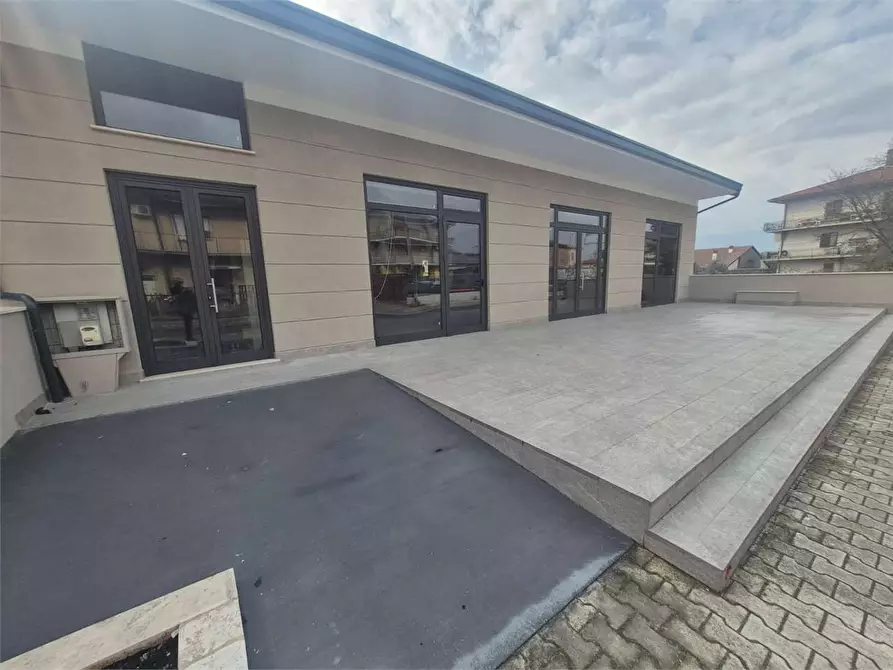 Immagine 3 di Negozio in affitto  in Via Verdi a Frosinone