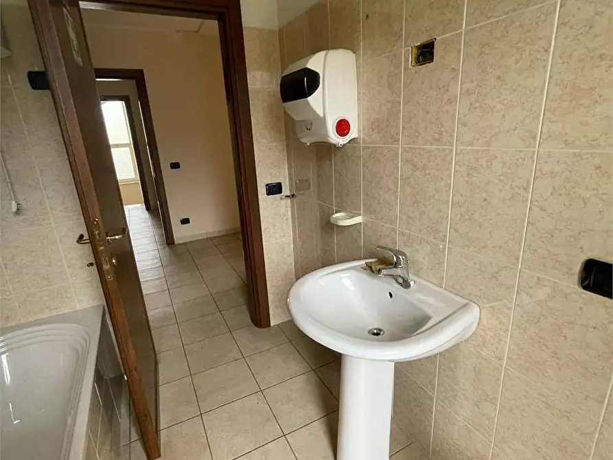 Immagine 13 di Ufficio in affitto  in Via Casilina Sud 116 a Frosinone