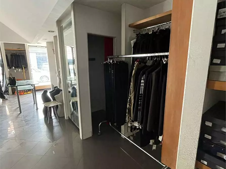 Immagine 7 di Negozio in affitto  a Frosinone