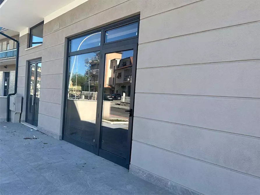 Immagine 19 di Negozio in affitto  in Via Verdi a Frosinone