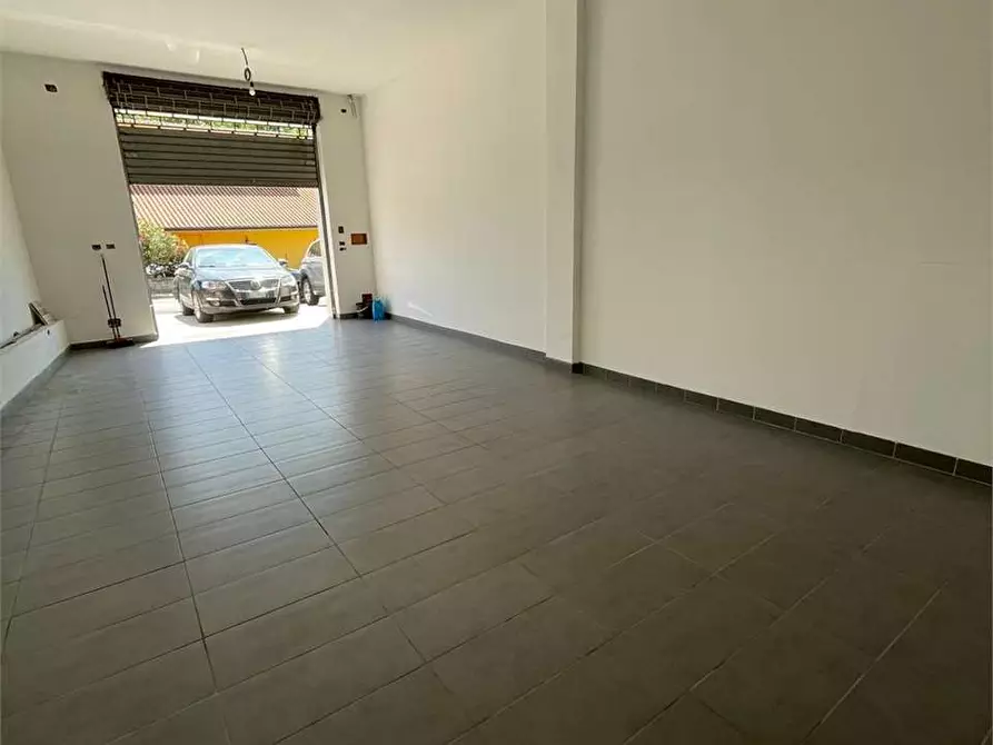 Immagine 12 di Negozio in affitto  a Frosinone