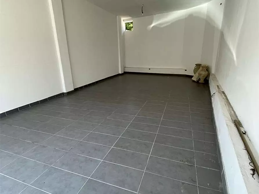 Immagine 15 di Negozio in affitto  a Frosinone