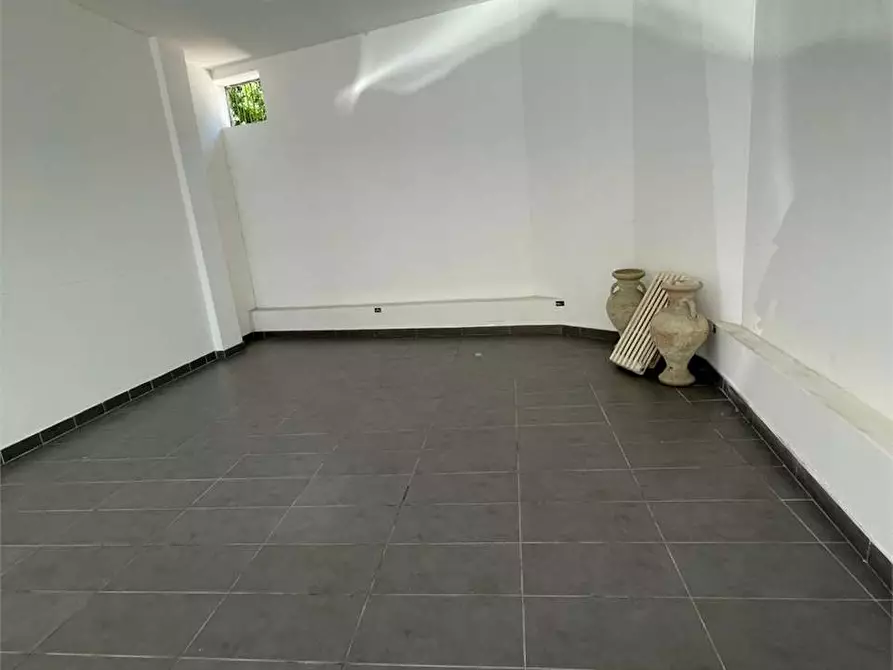 Immagine 16 di Negozio in affitto  a Frosinone