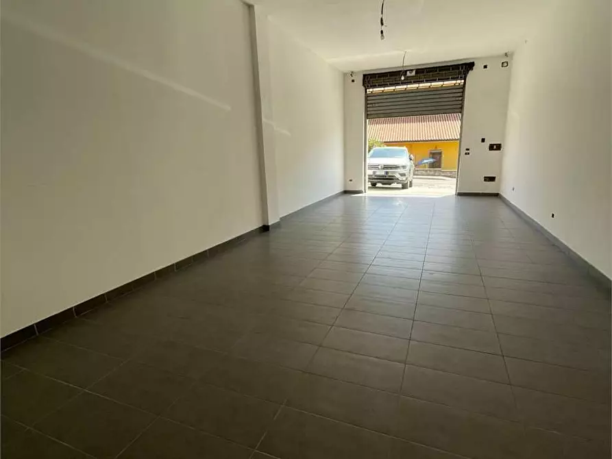 Immagine 20 di Negozio in affitto  a Frosinone