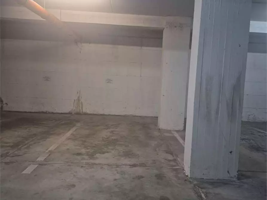 Immagine 4 di Posto auto in vendita  a Frosinone