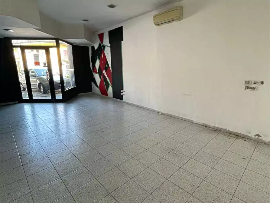 Immagine 3 di Negozio in vendita  a Frosinone