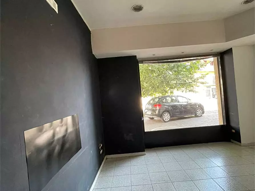 Immagine 10 di Negozio in vendita  a Frosinone
