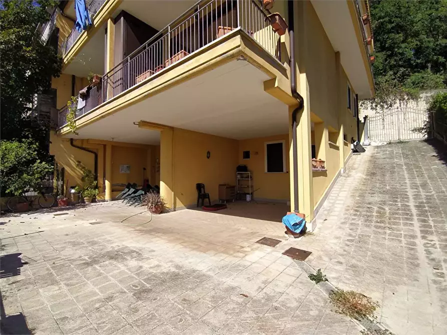 Immagine 3 di Casa bifamiliare in vendita  a Frosinone