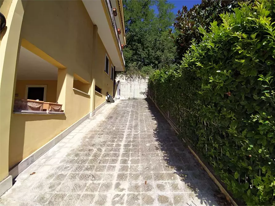 Immagine 4 di Casa bifamiliare in vendita  a Frosinone