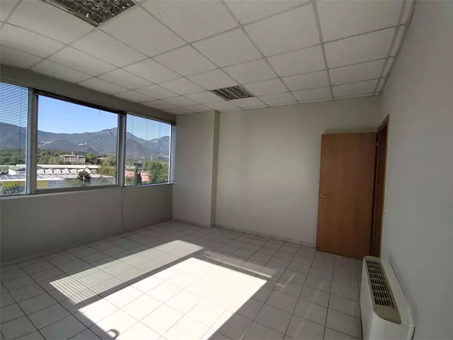 Immagine 9 di Ufficio in affitto  a Frosinone