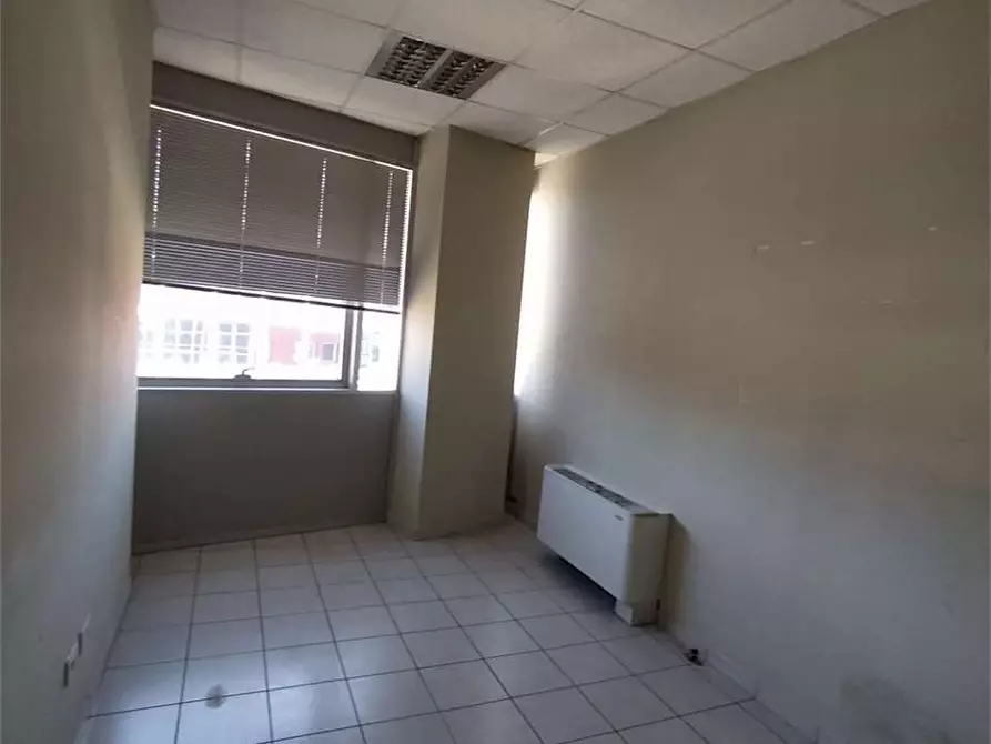 Immagine 14 di Ufficio in affitto  a Frosinone