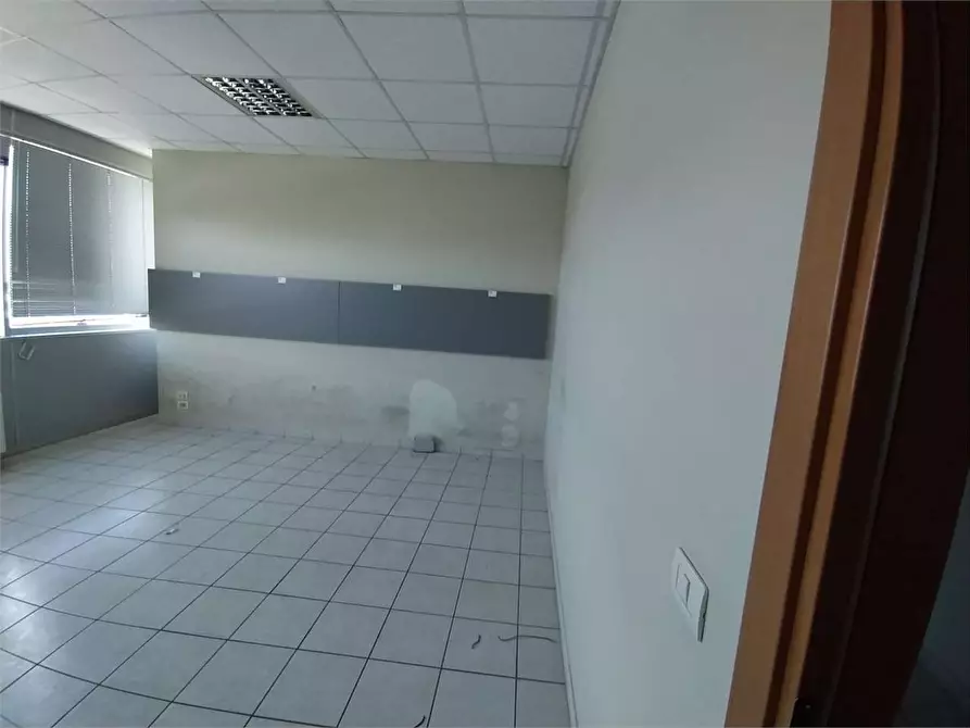 Immagine 21 di Ufficio in affitto  a Frosinone