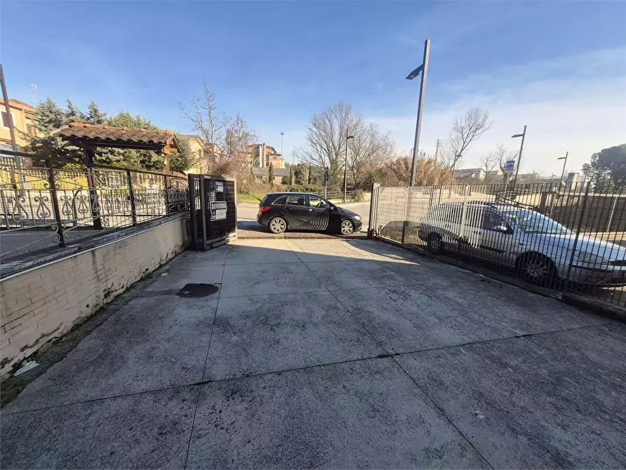 Immagine 5 di Negozio in affitto  a Frosinone