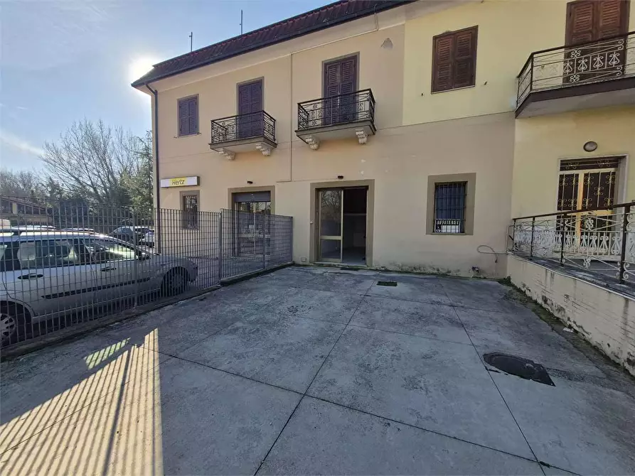 Immagine 11 di Negozio in affitto  a Frosinone