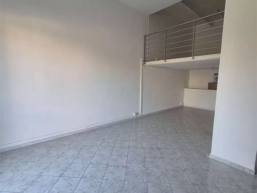 Immagine 12 di Negozio in affitto  a Frosinone