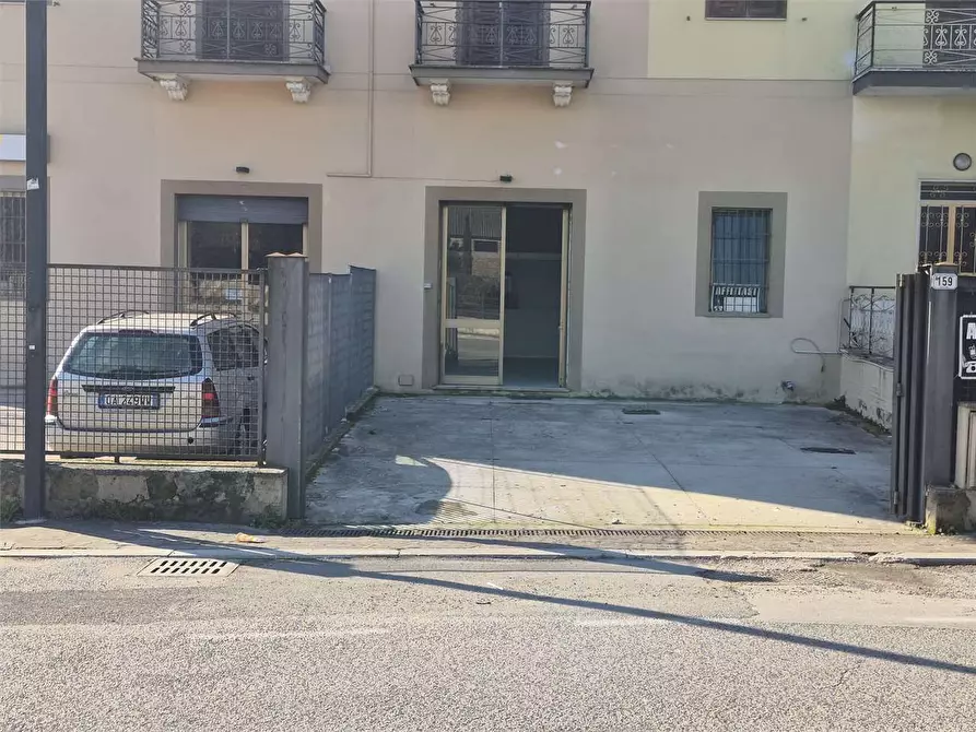 Immagine 15 di Negozio in affitto  a Frosinone