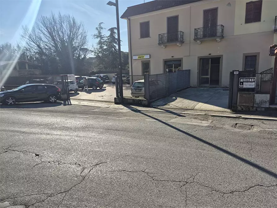 Immagine 16 di Negozio in affitto  a Frosinone