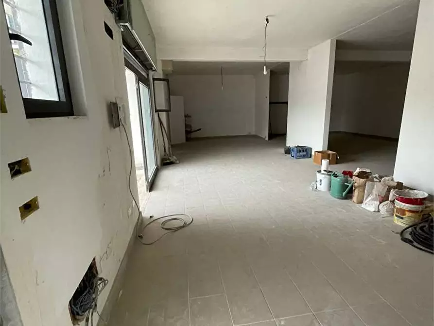 Immagine 3 di Negozio in affitto  a Alatri