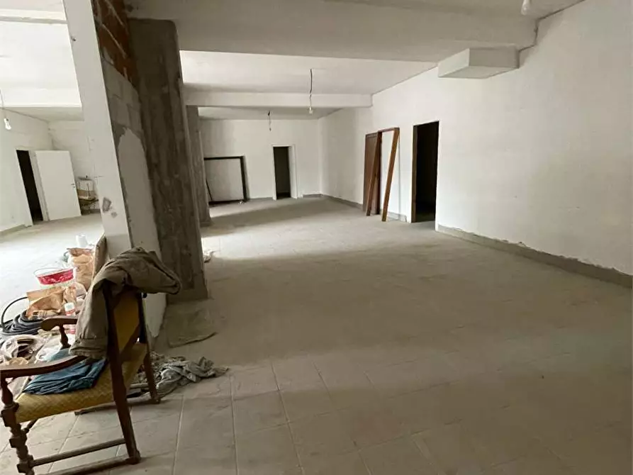 Immagine 4 di Negozio in affitto  a Alatri