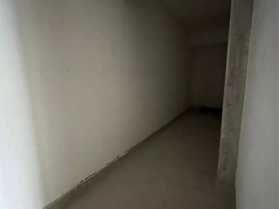 Immagine 20 di Negozio in affitto  a Alatri