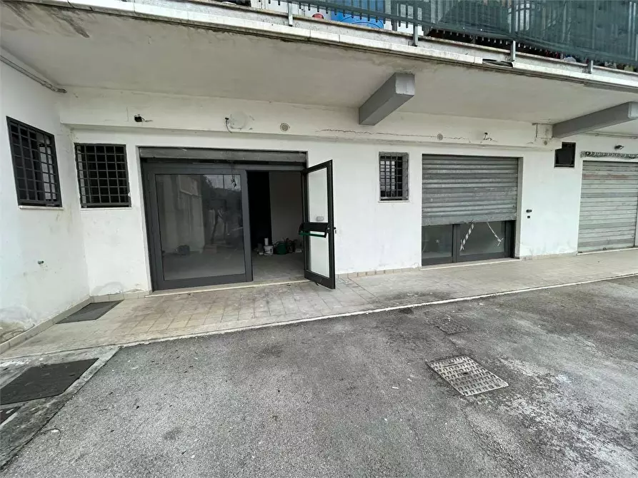 Immagine 1 di Negozio in affitto  a Alatri