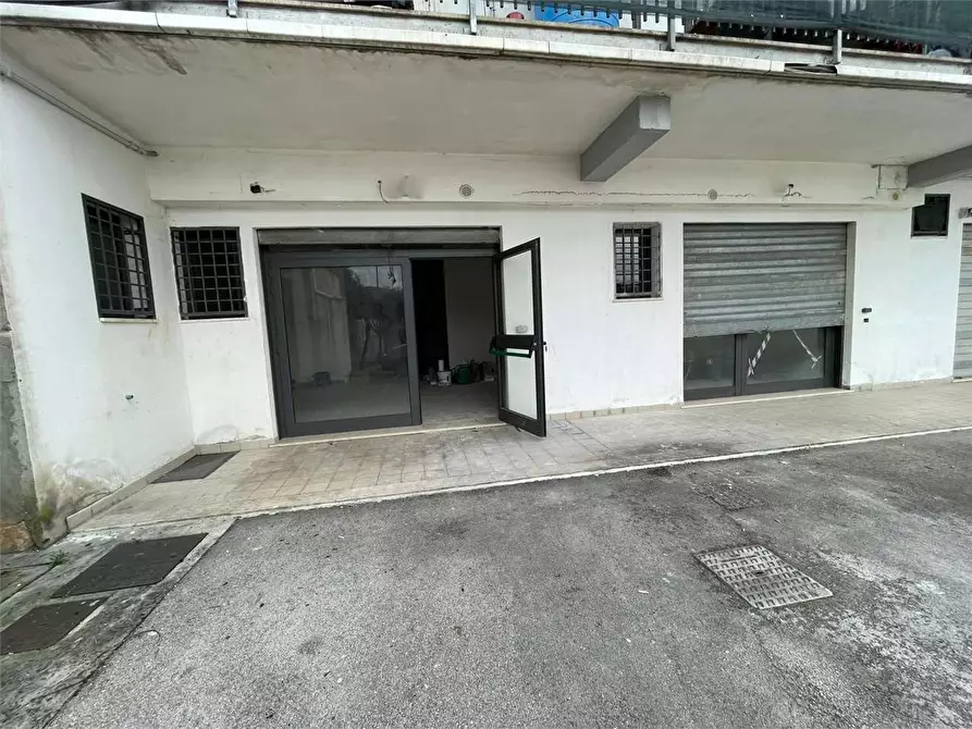 Immagine 2 di Negozio in affitto  a Alatri