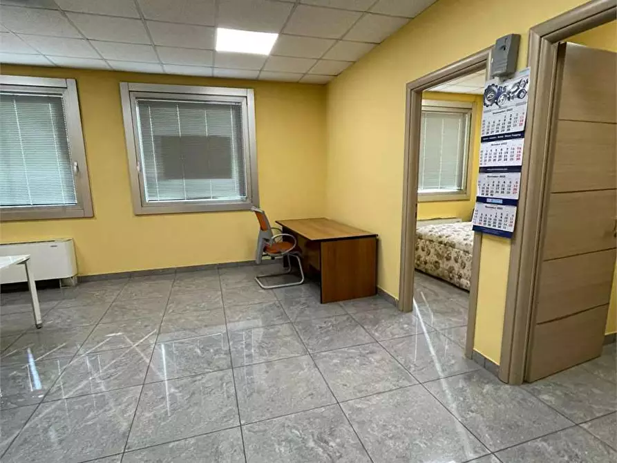 Immagine 5 di Ufficio in affitto  a Frosinone