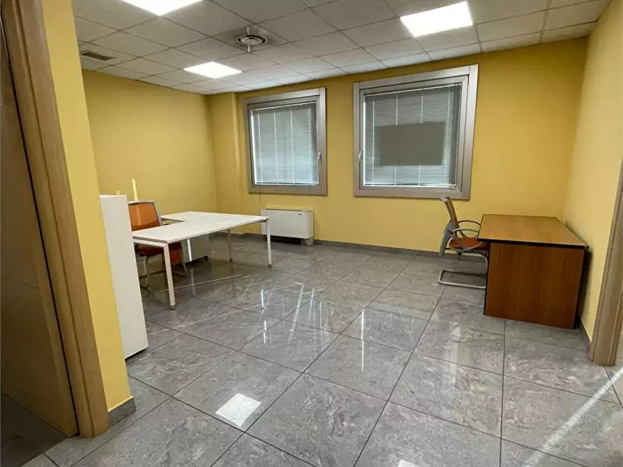 Immagine 12 di Ufficio in affitto  a Frosinone