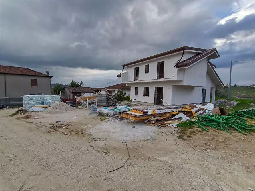 Immagine 1 di Villa in vendita  a Torrice