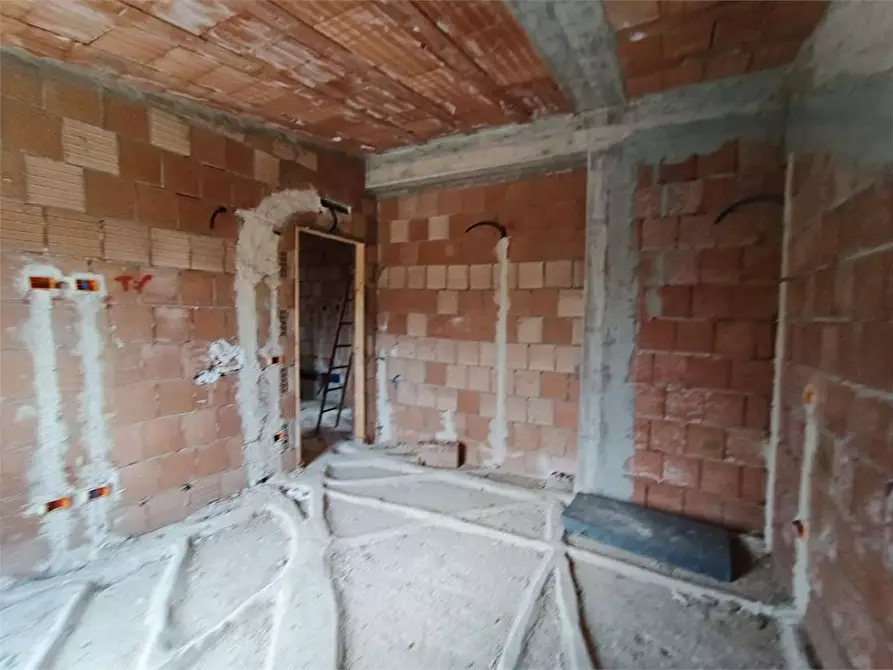 Immagine 20 di Villa in vendita  a Torrice