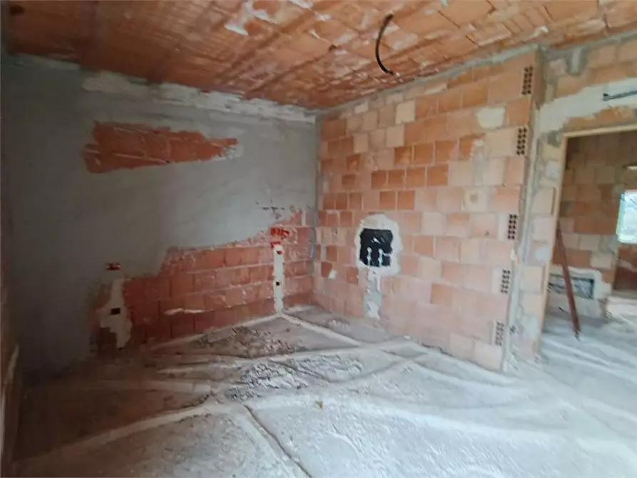 Immagine 21 di Villa in vendita  a Torrice