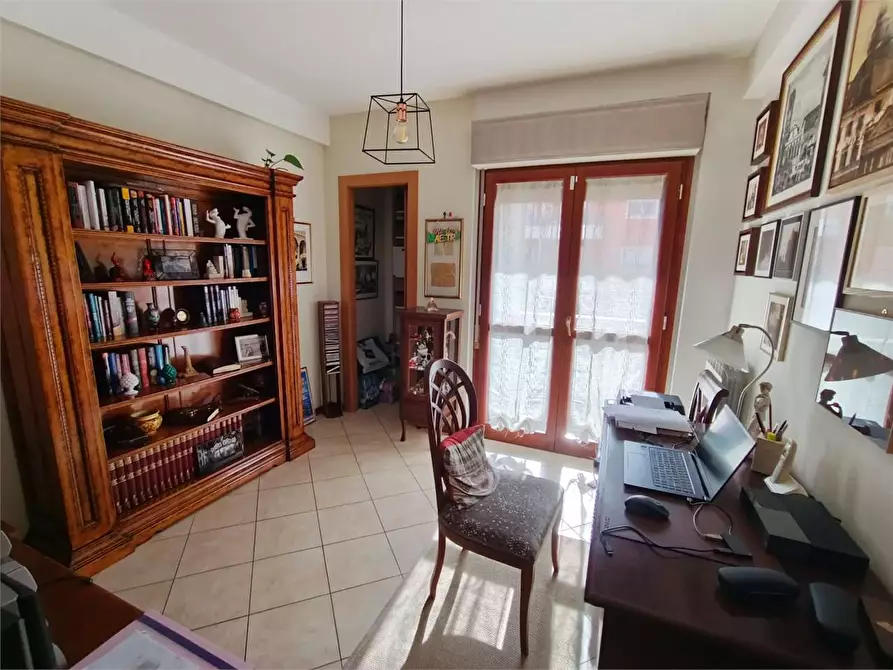 Immagine 39 di Quadrilocale in vendita  in piazza Vittorio Bachelet  13 a Ferentino