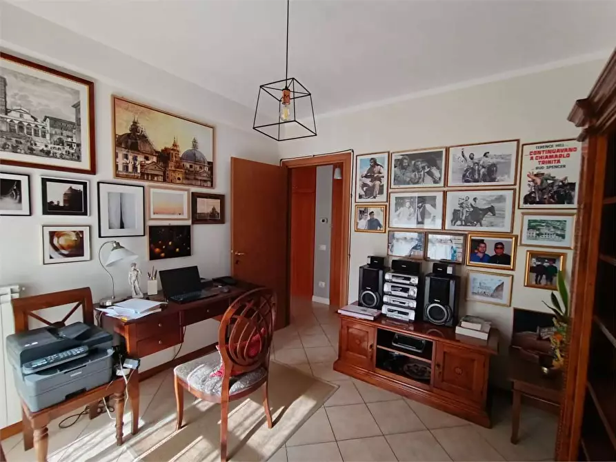 Immagine 41 di Quadrilocale in vendita  in piazza Vittorio Bachelet  13 a Ferentino