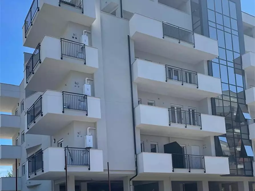 Immagine 4 di Negozio in affitto  a Frosinone