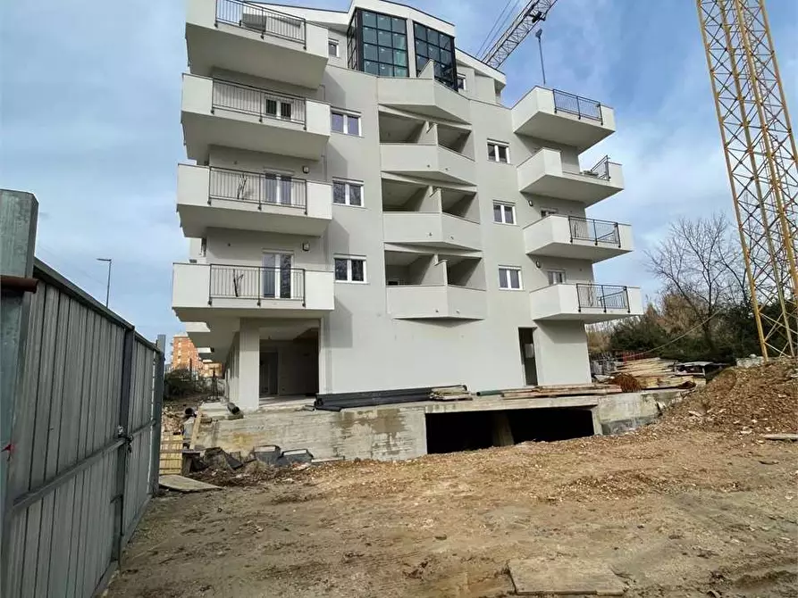 Immagine 17 di Negozio in affitto  a Frosinone