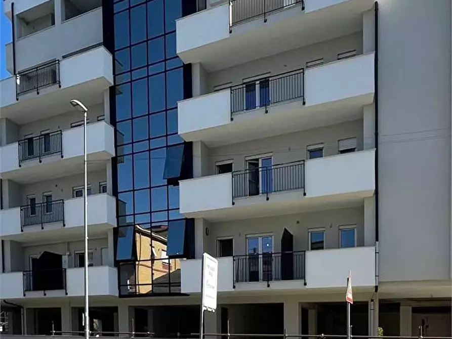 Immagine 5 di Negozio in affitto  a Frosinone