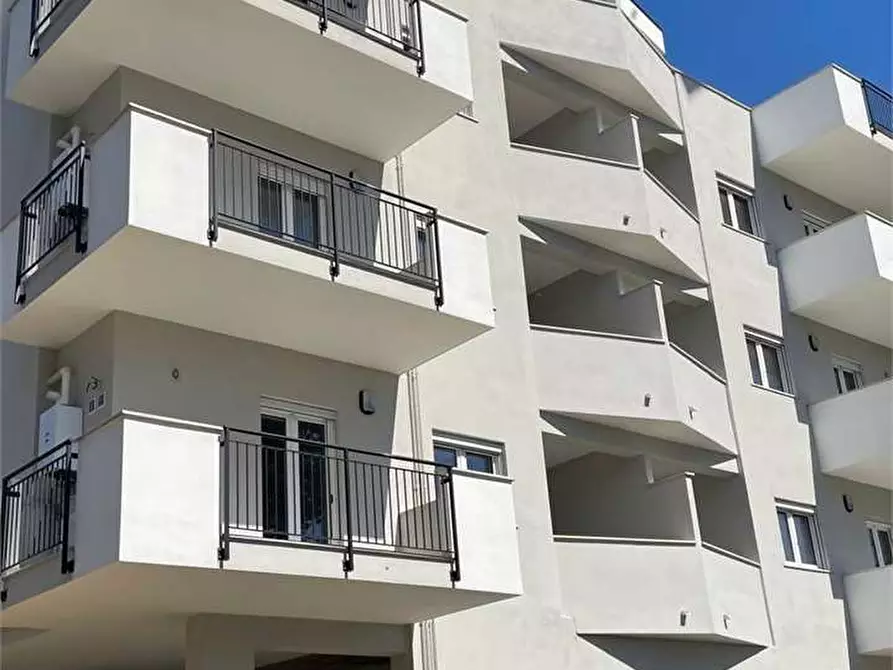 Immagine 18 di Negozio in affitto  a Frosinone