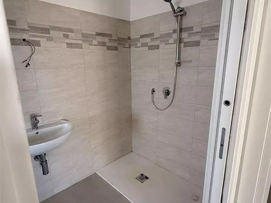 Immagine 21 di Ufficio in vendita  in Via Maria  a Frosinone