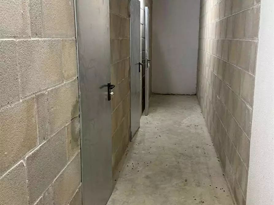 Immagine 34 di Ufficio in vendita  in Via Maria  a Frosinone