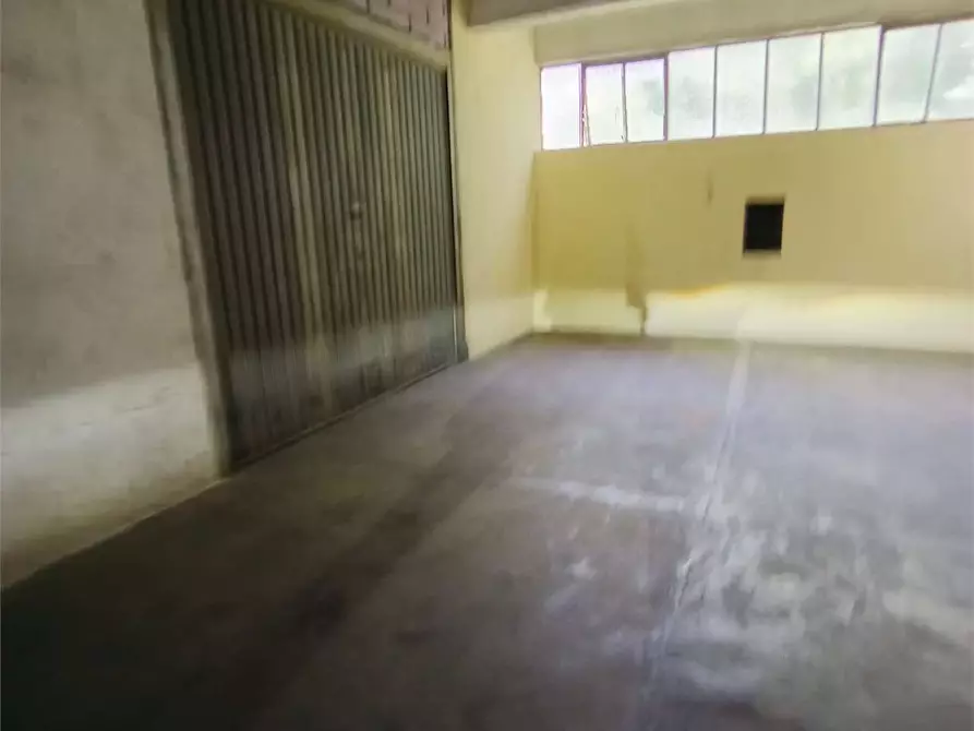 Immagine 3 di Garage in vendita  a Frosinone