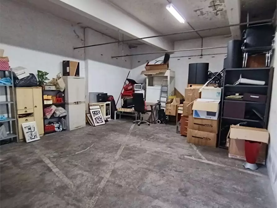 Immagine 5 di Garage in vendita  a Frosinone