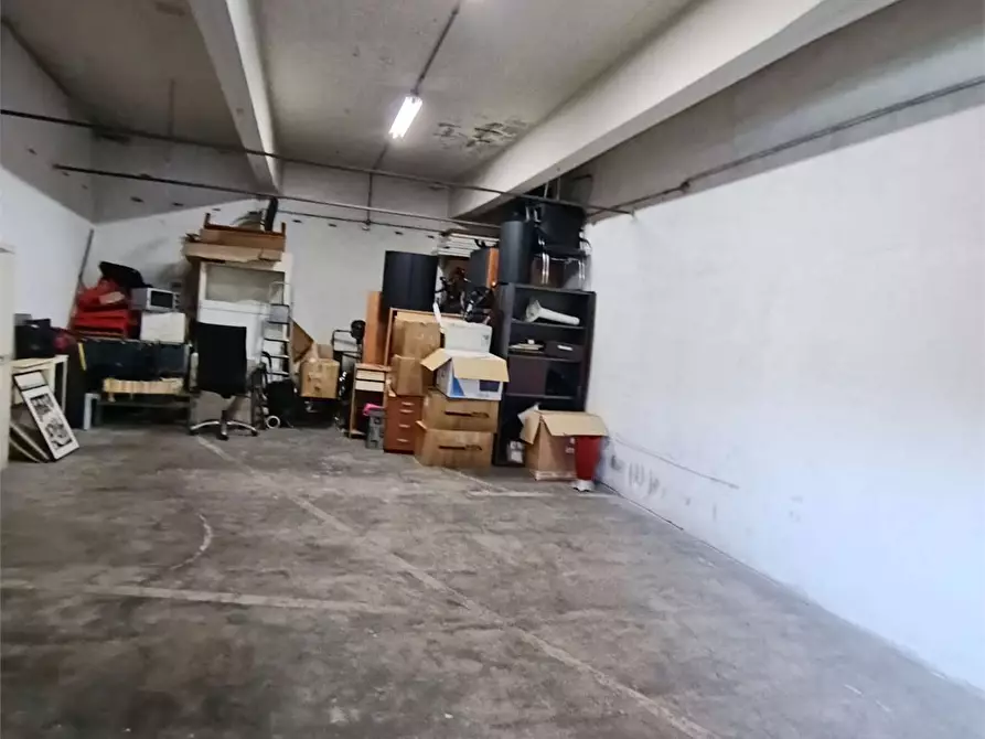 Immagine 8 di Garage in vendita  a Frosinone