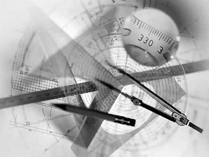 Immagine 11 di Negozio in affitto  a Capannori