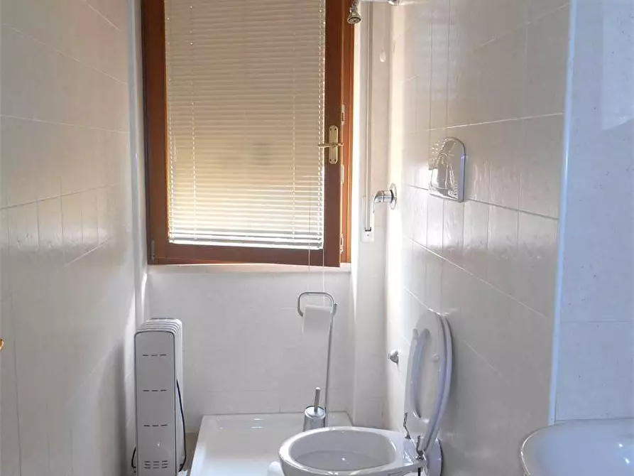 Immagine 8 di Ufficio in vendita  in Via San Marco a Lucca