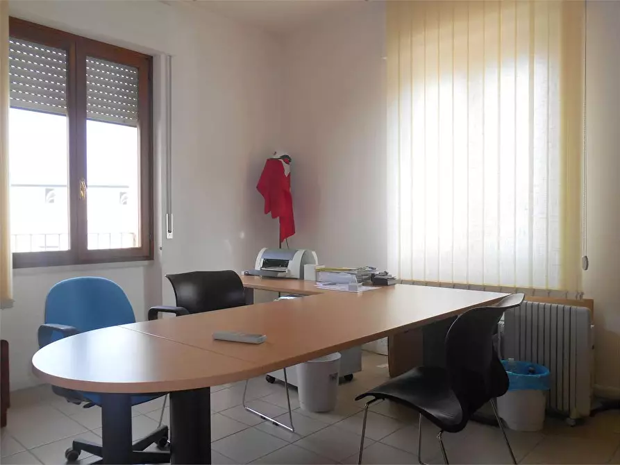 Immagine 2 di Ufficio in vendita  in Via San Marco a Lucca