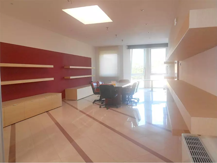 Immagine 4 di Capannone industriale in vendita  a Capannori