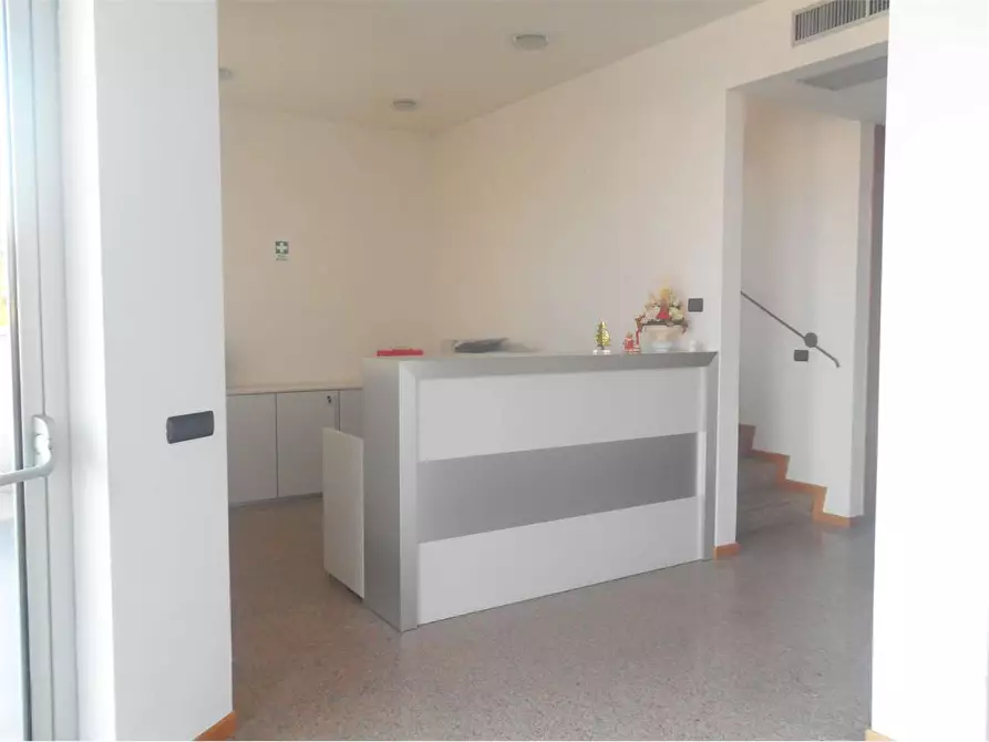 Immagine 7 di Capannone industriale in vendita  a Capannori