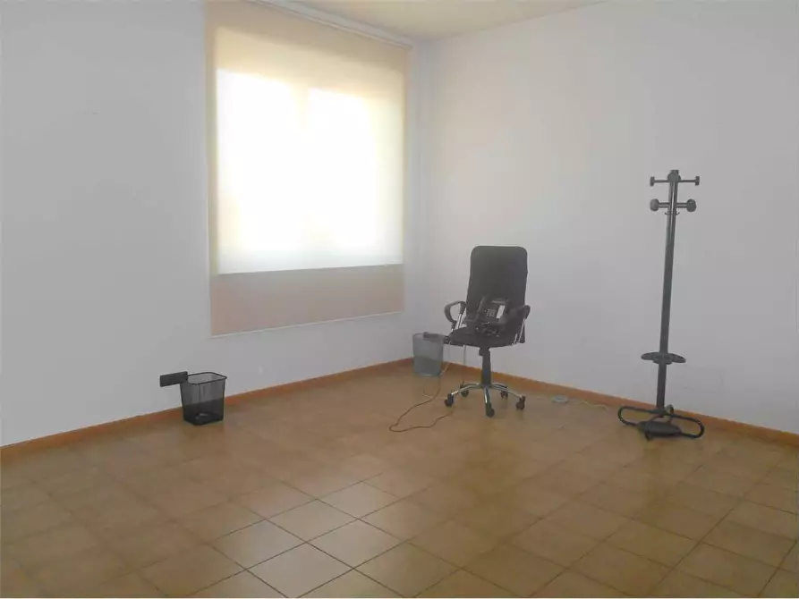 Immagine 16 di Capannone industriale in vendita  a Capannori