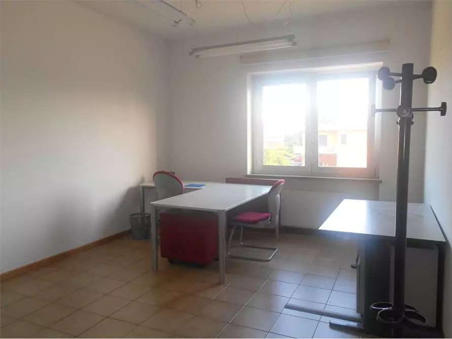 Immagine 17 di Capannone industriale in vendita  a Capannori