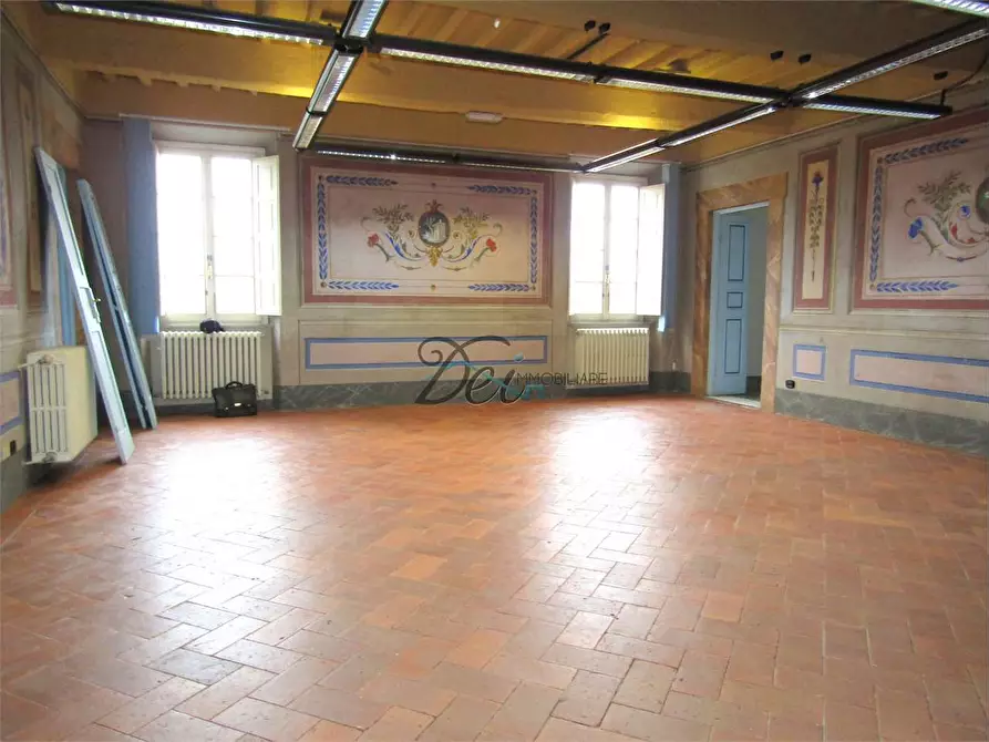 Immagine 12 di Ufficio in affitto  a Capannori